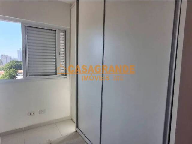 Apartamento para Venda em São José dos Campos - 4