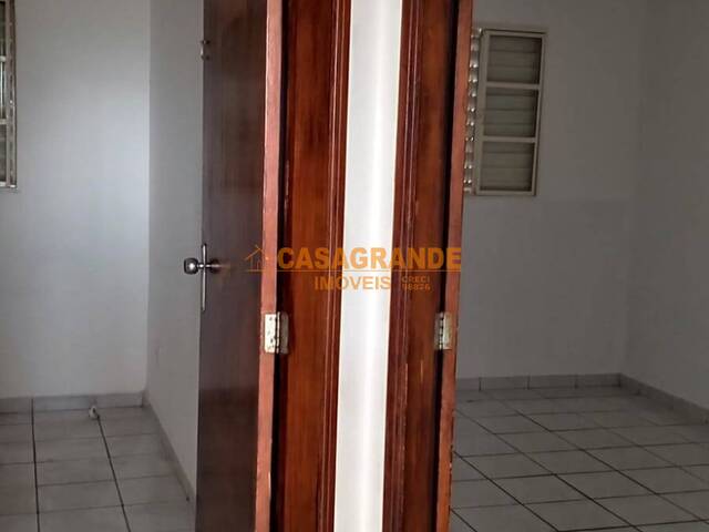 Casa para Venda em São José dos Campos - 4