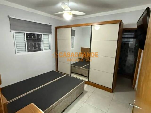 Casa para Venda em São José dos Campos - 5