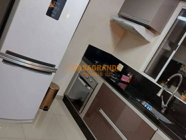 Casa para Venda em São José dos Campos - 5