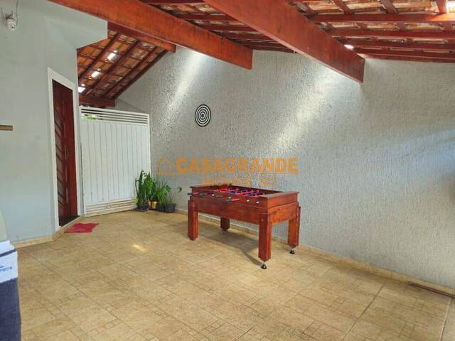 Casa para Venda em São José dos Campos - 3