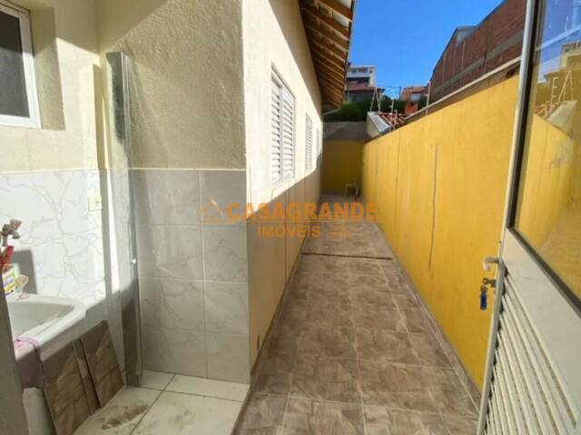 Casa para Venda em São José dos Campos - 4