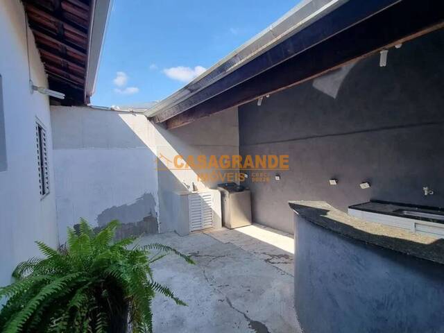 Casa para Venda em São José dos Campos - 4