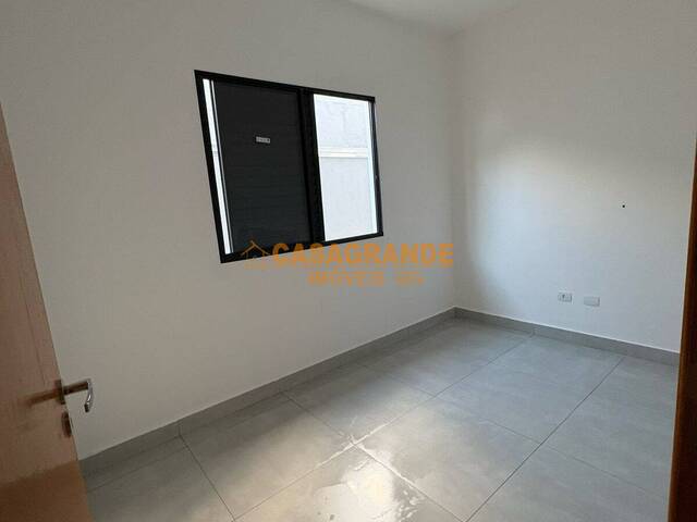 Casa para Venda em São José dos Campos - 5