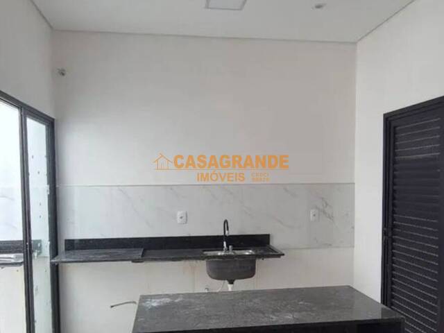Casa para Venda em São José dos Campos - 5
