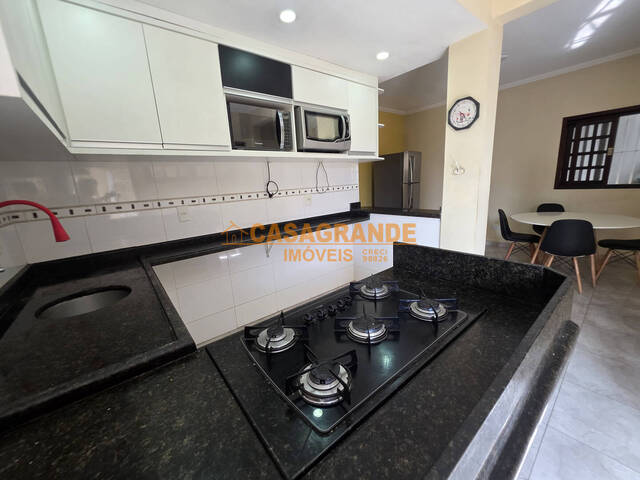 Casa para Venda em São José dos Campos - 4