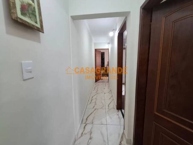 Casa para Venda em São José dos Campos - 5