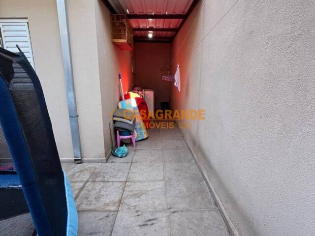 Casa para Venda em São José dos Campos - 5