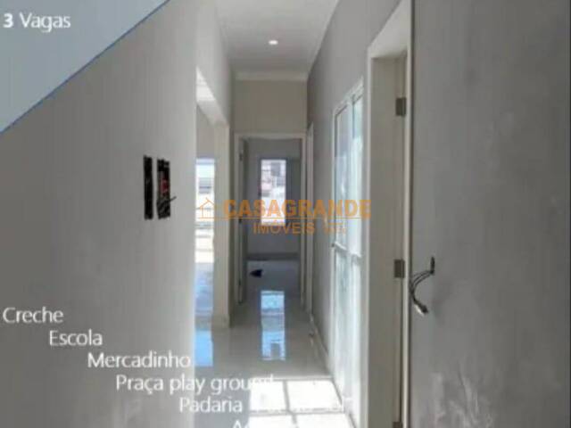 Casa para Venda em São José dos Campos - 4