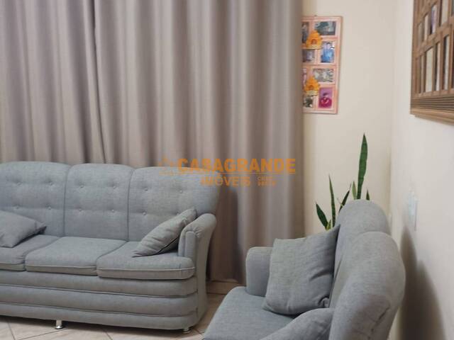 Casa para Venda em São José dos Campos - 4