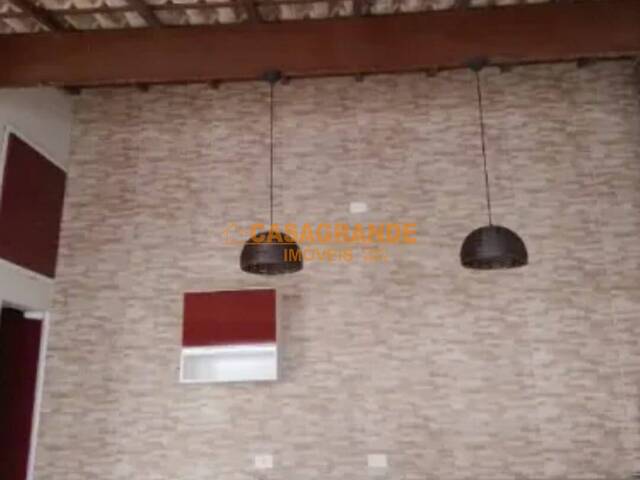 Casa para Venda em São José dos Campos - 2
