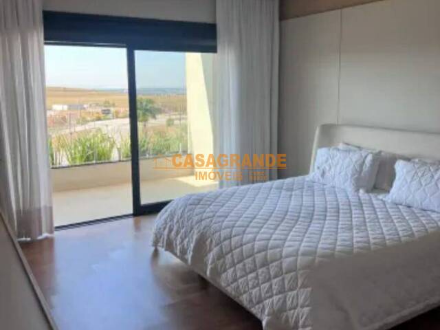 Casa para Venda em São José dos Campos - 4