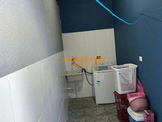 Casa para Venda em São José dos Campos - 4