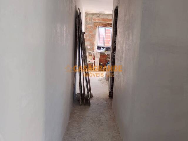 Casa para Venda em São José dos Campos - 5