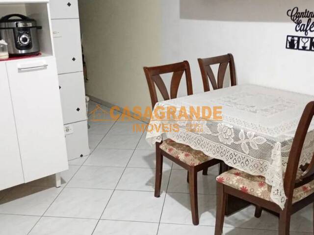 Casa para Venda em São José dos Campos - 5