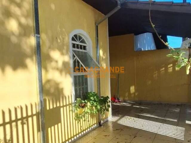 Casa para Venda em São José dos Campos - 2