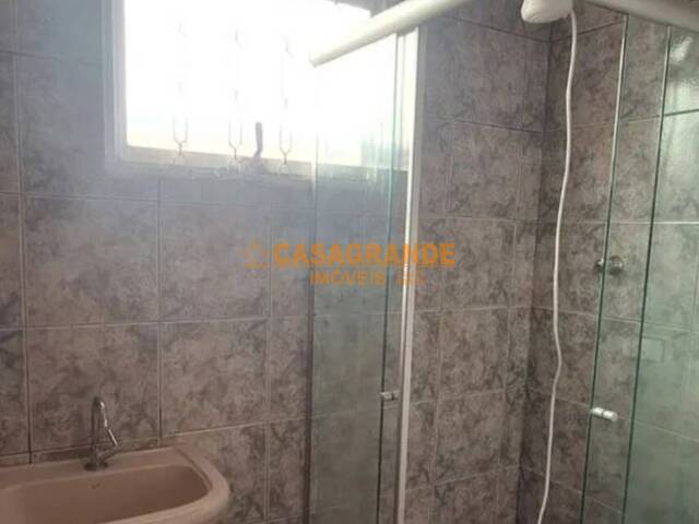 Casa para Venda em São José dos Campos - 4