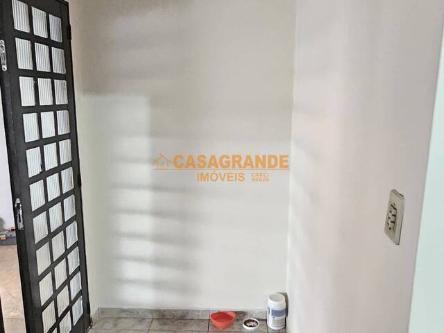 Casa para Venda em São José dos Campos - 4