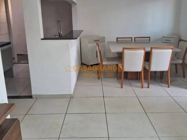 Casa para Venda em São José dos Campos - 4