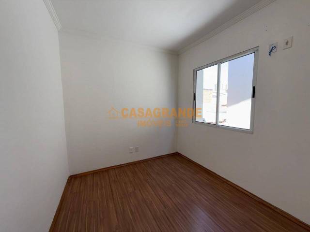 Casa para Venda em São José dos Campos - 4