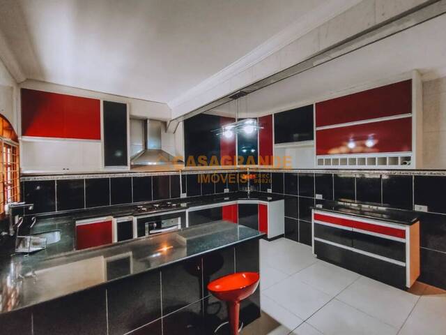 Casa para Venda em São José dos Campos - 4