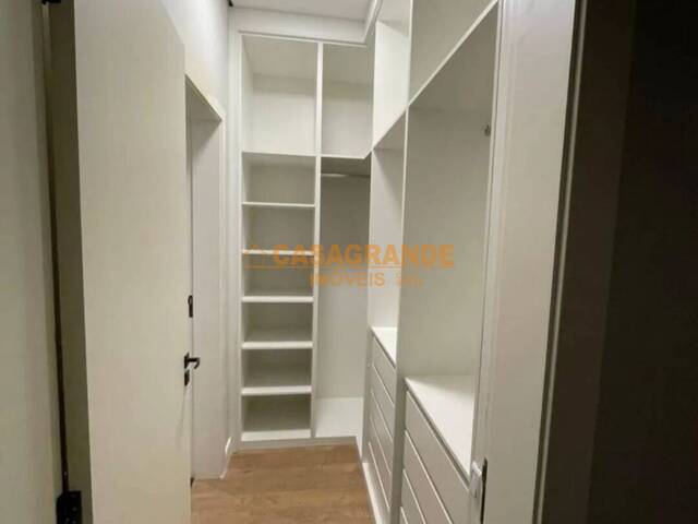 Casa para Venda em São José dos Campos - 5