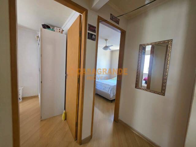 Apartamento para Venda em São José dos Campos - 4