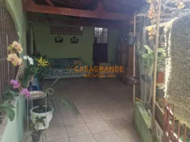 Casa para Venda em São José dos Campos - 4
