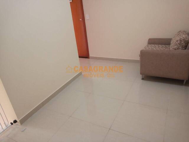 Casa para Venda em São José dos Campos - 4