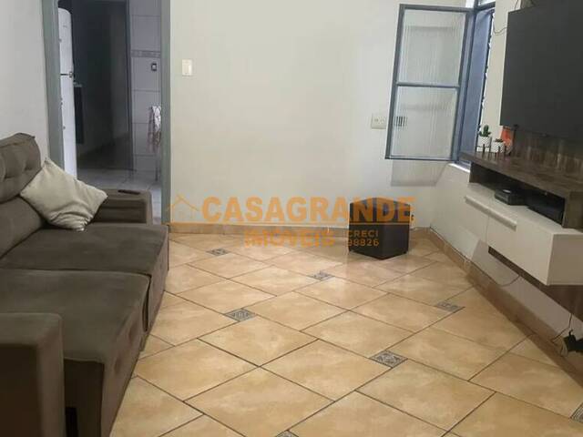 Casa para Venda em São José dos Campos - 2