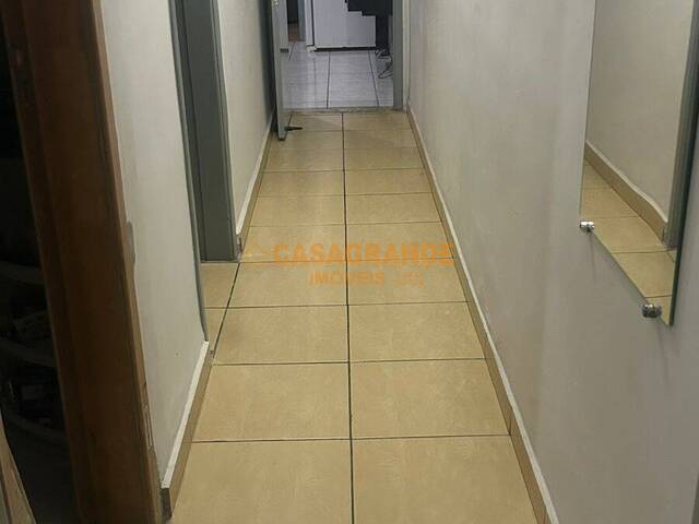 Casa para Venda em São José dos Campos - 4