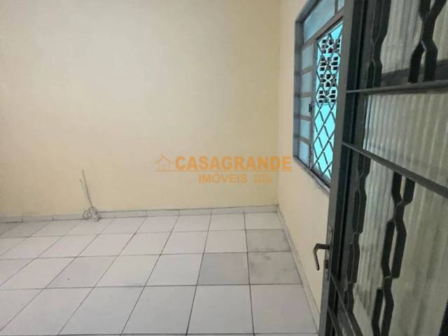 Casa para Venda em São José dos Campos - 4