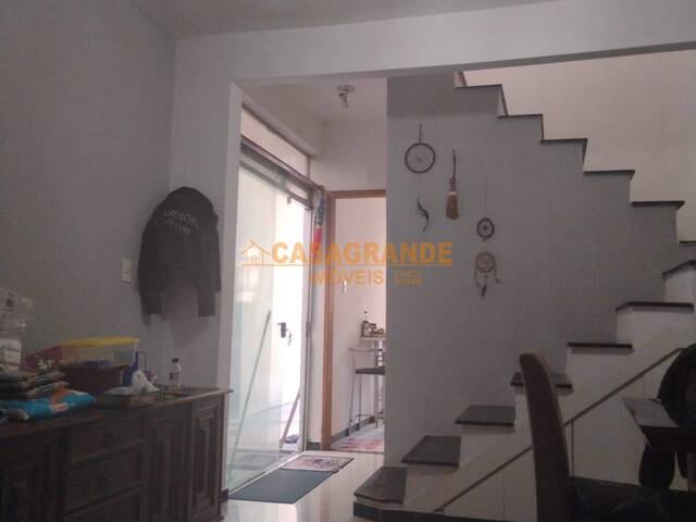 Casa para Venda em São José dos Campos - 4