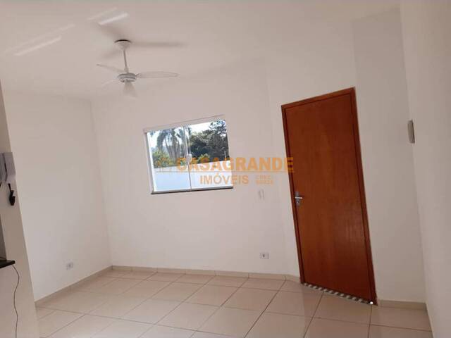 Casa para Venda em São José dos Campos - 2