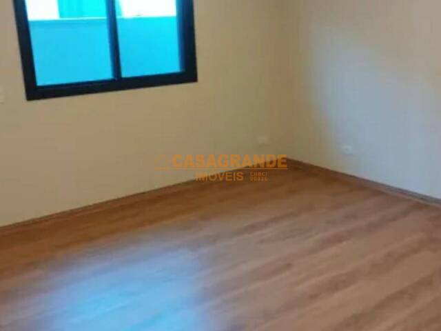 Casa para Venda em São José dos Campos - 5