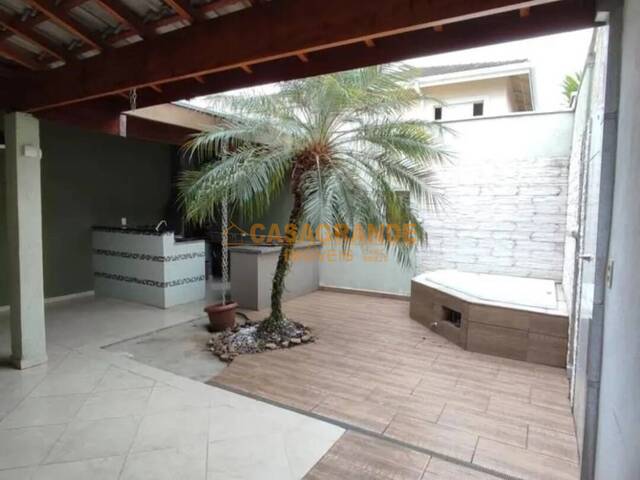 #12801 - Casa para Venda em Jacareí - SP - 1