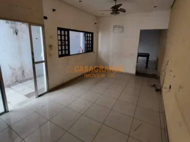 Casa para Venda em São José dos Campos - 4