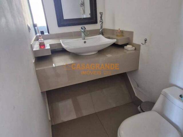 Casa para Venda em São José dos Campos - 5