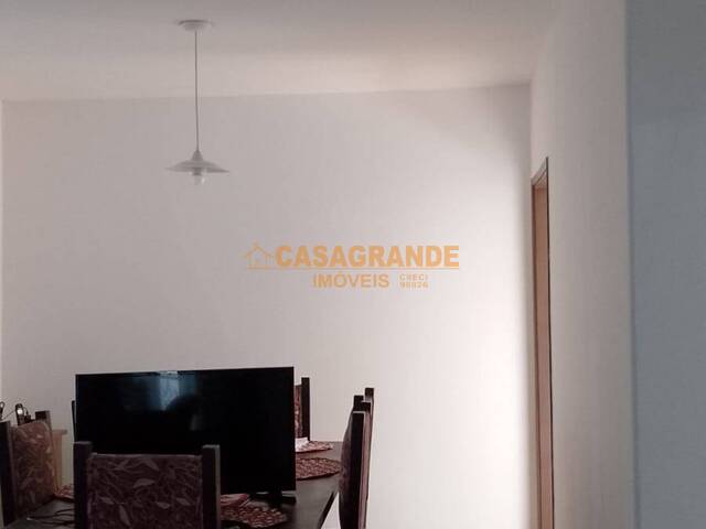 Casa para Venda em São José dos Campos - 4