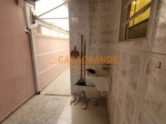 Casa para Venda em São José dos Campos - 4