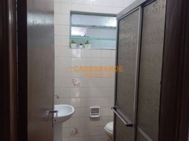 Casa para Venda em São José dos Campos - 5
