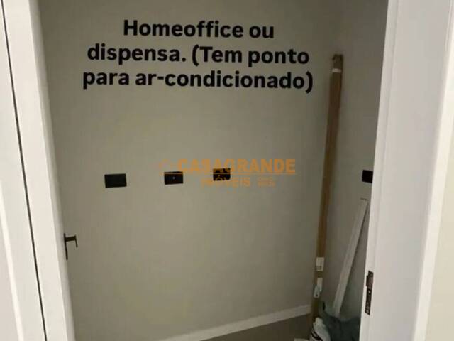 Casa para Venda em São José dos Campos - 4