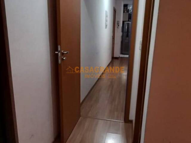 Apartamento para Venda em São José dos Campos - 4