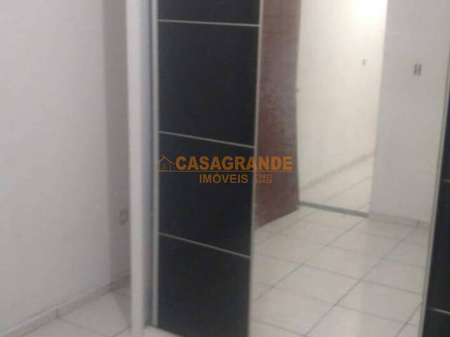 Casa para Venda em São José dos Campos - 4