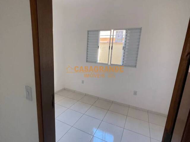 Casa para Venda em São José dos Campos - 5