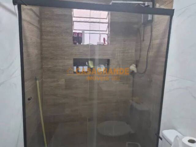 Casa para Venda em São José dos Campos - 5