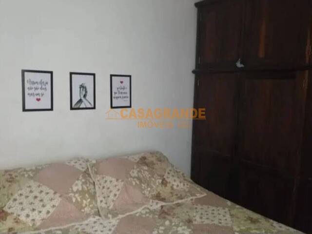 Casa para Venda em São José dos Campos - 4