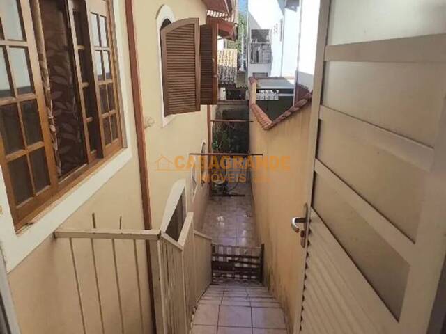Casa para Venda em São José dos Campos - 5