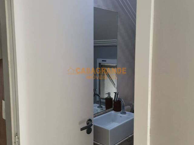 Casa para Venda em São José dos Campos - 4