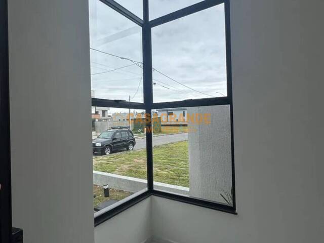 Casa para Venda em São José dos Campos - 4